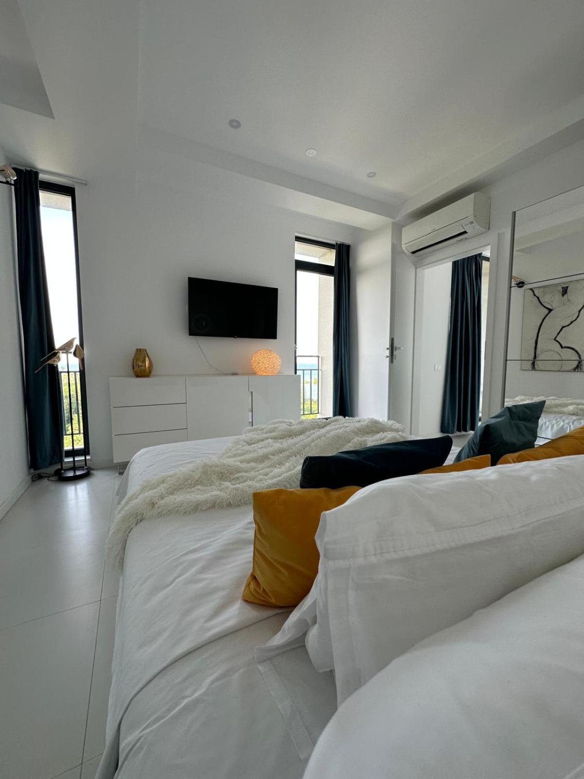 Donna Alba Seaview Penthouse, Casa Ta De Pe Plaja Apartment Нептун Екстериор снимка
