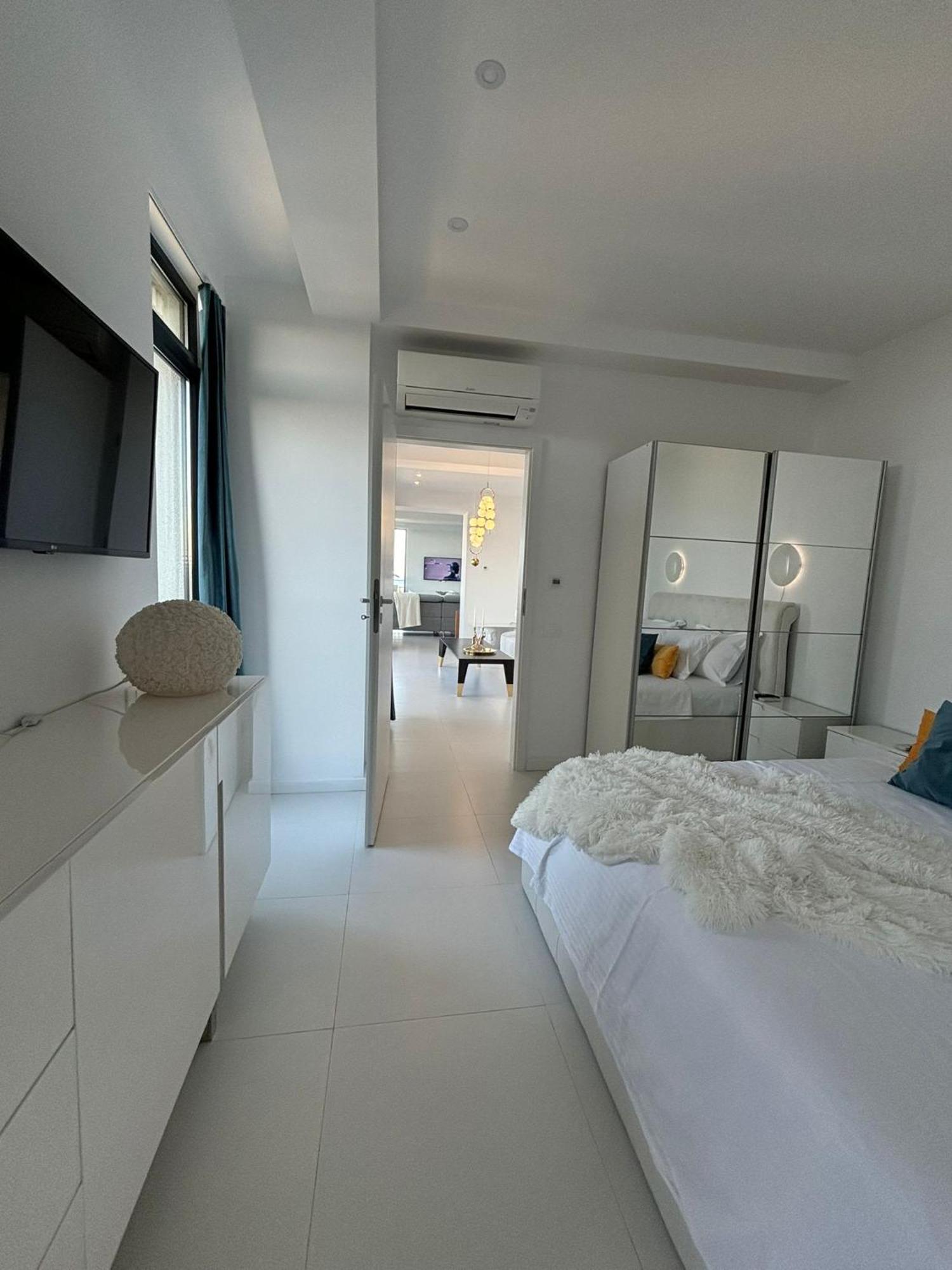 Donna Alba Seaview Penthouse, Casa Ta De Pe Plaja Apartment Нептун Екстериор снимка