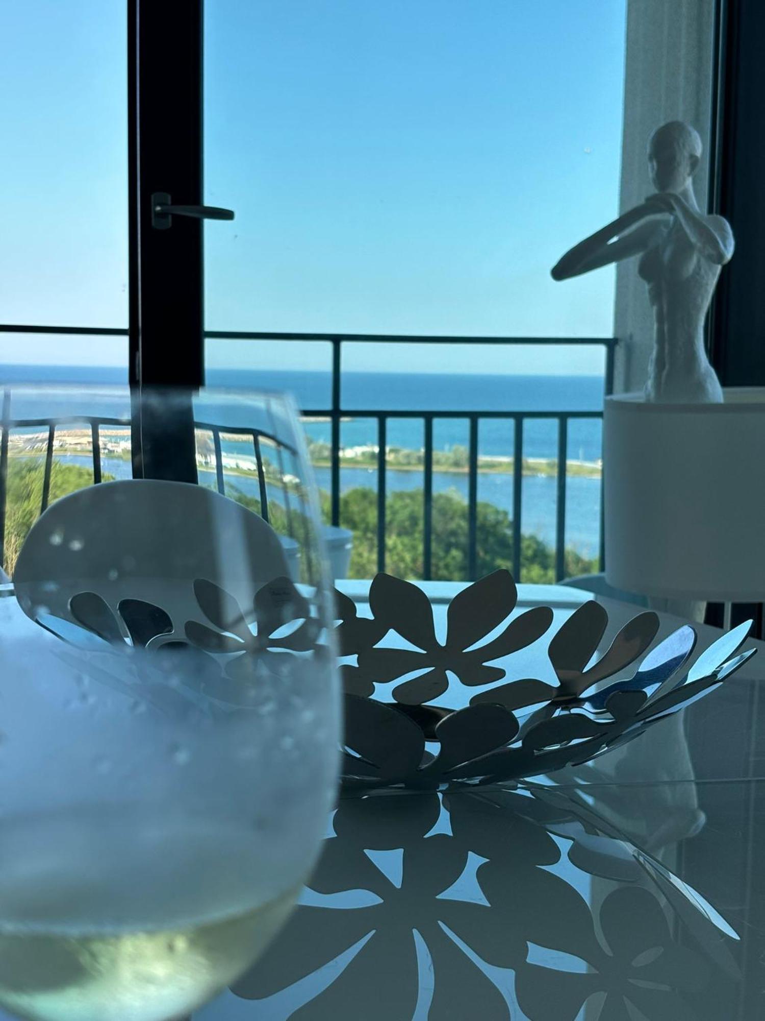 Donna Alba Seaview Penthouse, Casa Ta De Pe Plaja Apartment Нептун Екстериор снимка
