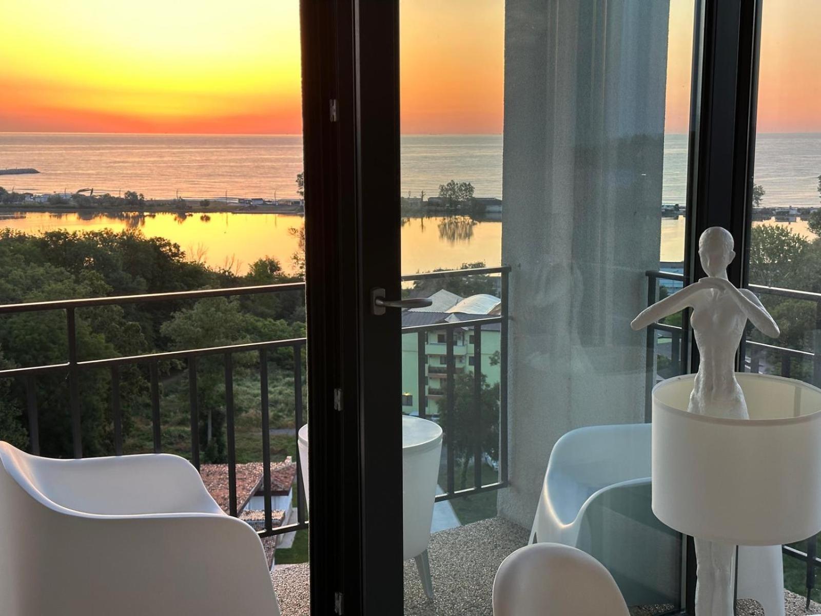 Donna Alba Seaview Penthouse, Casa Ta De Pe Plaja Apartment Нептун Екстериор снимка