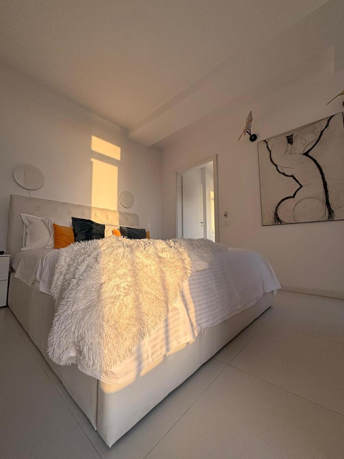 Donna Alba Seaview Penthouse, Casa Ta De Pe Plaja Apartment Нептун Екстериор снимка