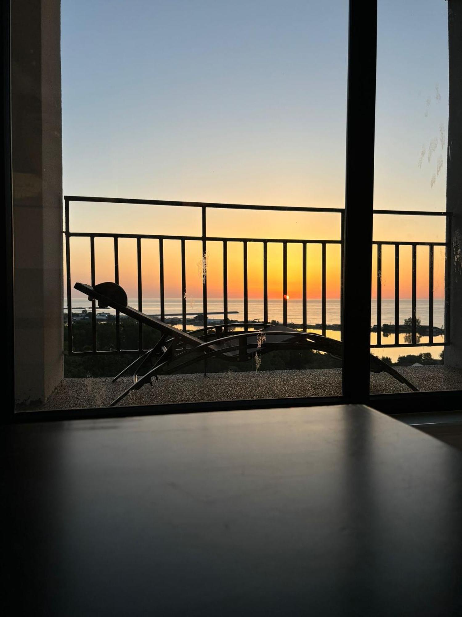 Donna Alba Seaview Penthouse, Casa Ta De Pe Plaja Apartment Нептун Екстериор снимка