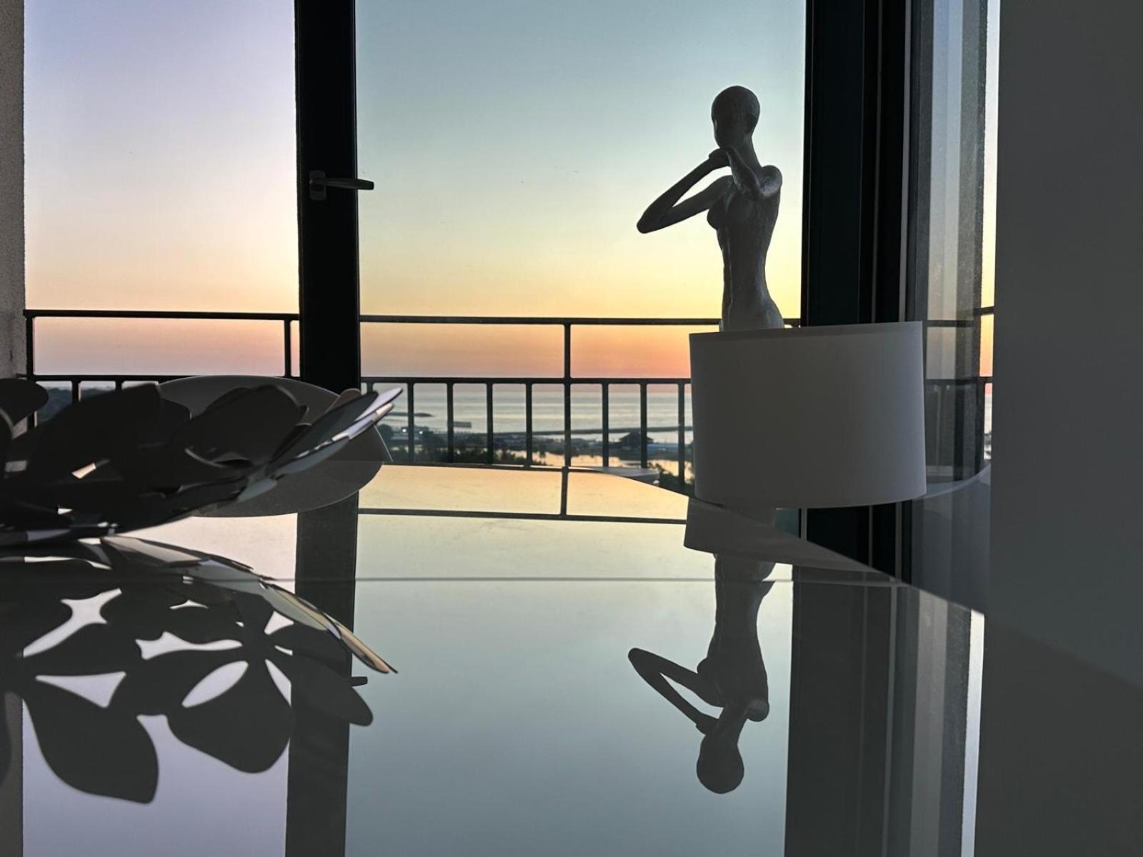 Donna Alba Seaview Penthouse, Casa Ta De Pe Plaja Apartment Нептун Екстериор снимка